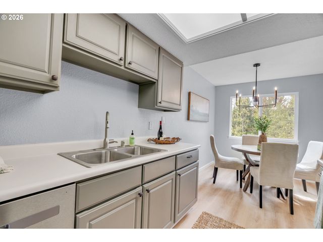 9455 Sw 146TH Ter D-8, Beaverton, OR 97007