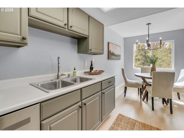 9455 Sw 146TH Ter D-8, Beaverton, OR 97007