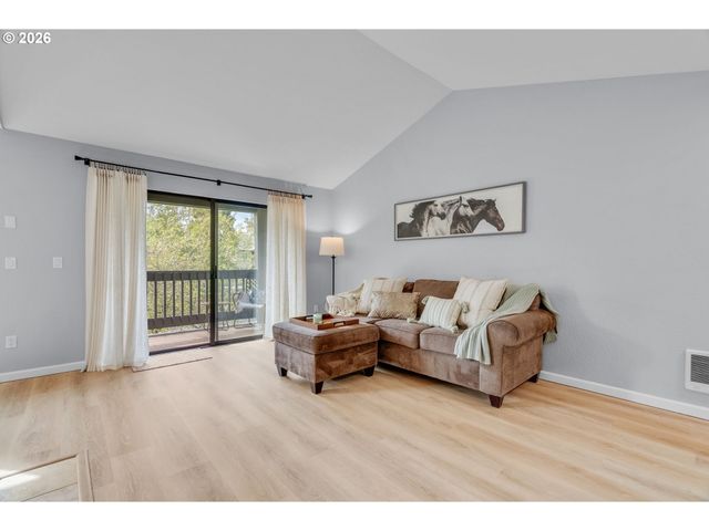 9455 Sw 146TH Ter D-8, Beaverton, OR 97007