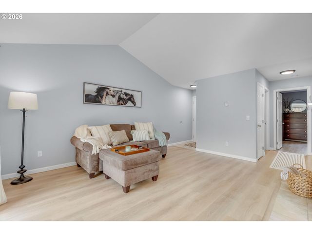 9455 Sw 146TH Ter D-8, Beaverton, OR 97007