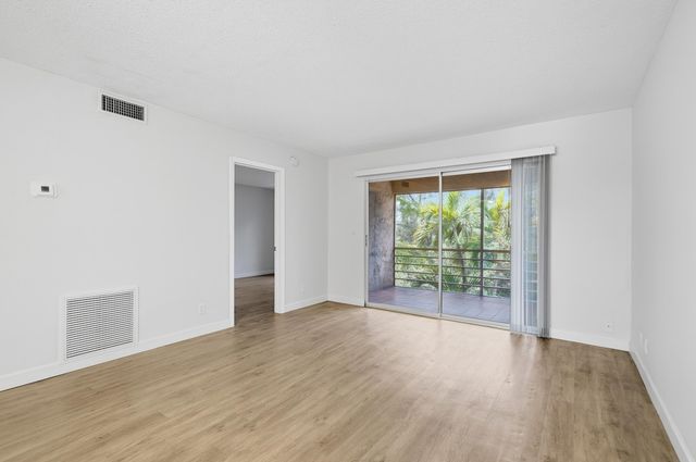 1400 NE 57th Street 304, Fort Lauderdale, FL 33334