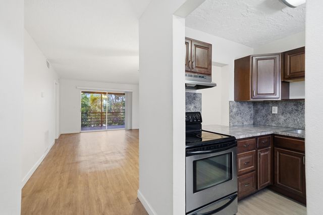 1400 NE 57th Street 304, Fort Lauderdale, FL 33334