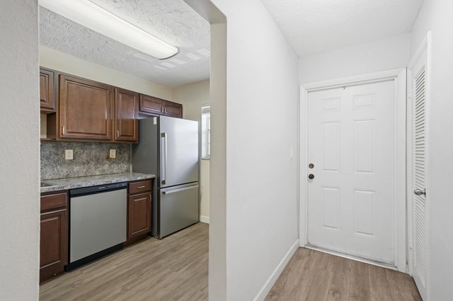 1400 NE 57th Street 304, Fort Lauderdale, FL 33334