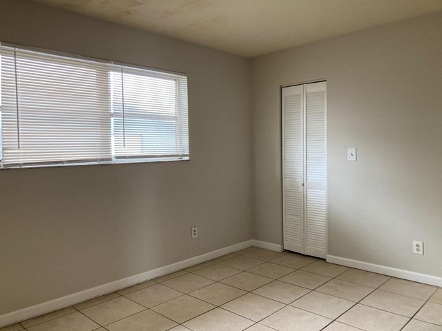 6124 LINCOLN Street N, Hollywood, FL 33024