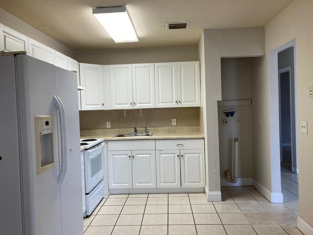 6124 LINCOLN Street N, Hollywood, FL 33024