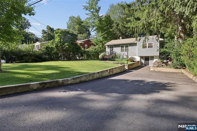 341 Skyline Drive, Ringwood, NJ 07456