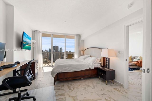 1750 N Bayshore Drive 5212, Miami, FL 33132