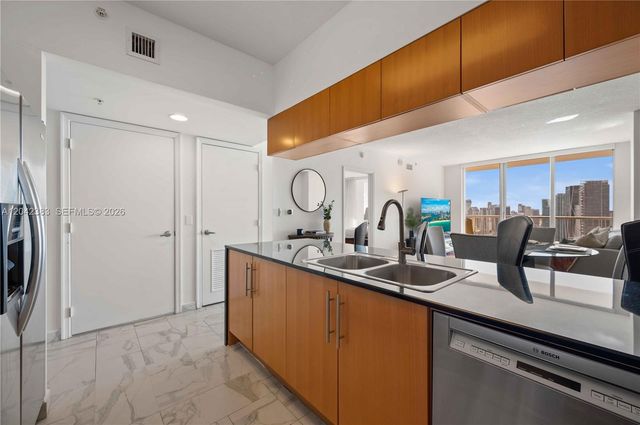 1750 N Bayshore Drive 5212, Miami, FL 33132