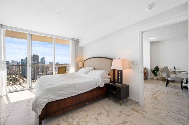 1750 N Bayshore Drive 5212, Miami, FL 33132