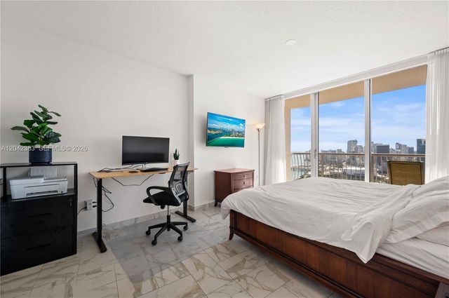 1750 N Bayshore Drive 5212, Miami, FL 33132