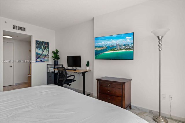 1750 N Bayshore Drive 5212, Miami, FL 33132