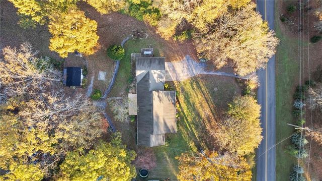 16 Timberwood SE Drive, Silver Creek, GA 30173