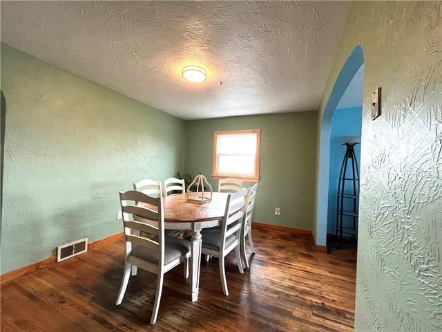 25 Andrews Ave, Hempfield Twp, PA 15644