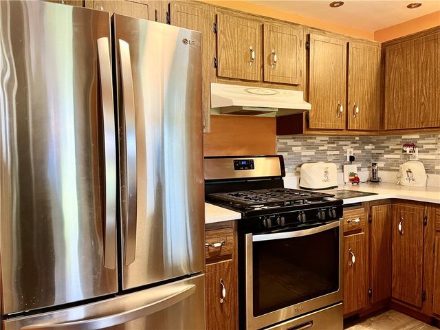 25 Andrews Ave, Hempfield Twp, PA 15644