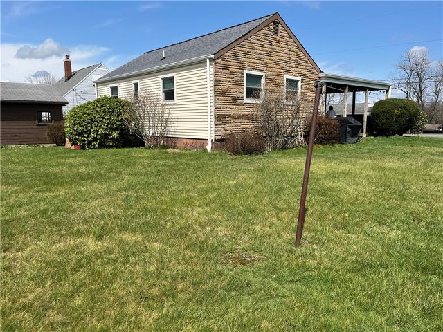 25 Andrews Ave, Hempfield Twp, PA 15644