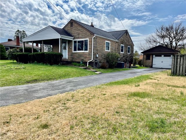 25 Andrews Ave, Hempfield Twp, PA 15644