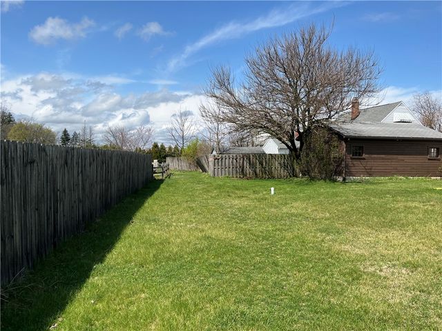 25 Andrews Ave, Hempfield Twp, PA 15644