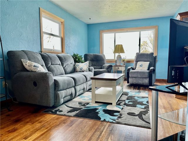 25 Andrews Ave, Hempfield Twp, PA 15644