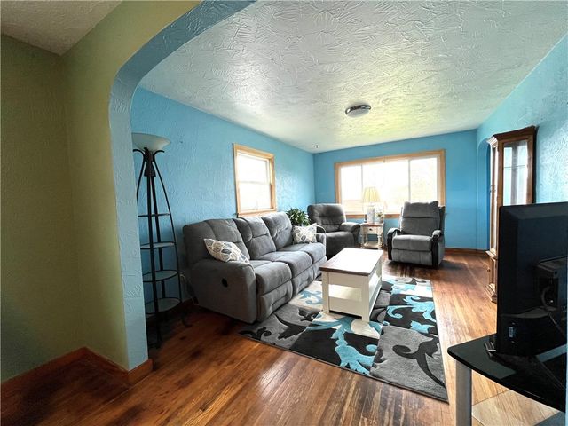 25 Andrews Ave, Hempfield Twp, PA 15644