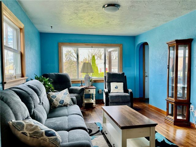 25 Andrews Ave, Hempfield Twp, PA 15644