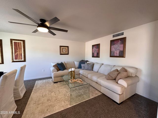 13636 N DEL WEBB Boulevard, Sun City, AZ 85351