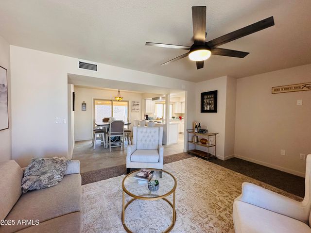13636 N DEL WEBB Boulevard, Sun City, AZ 85351