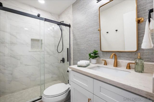 7039 Camino Pacheco, San Diego, CA 92111