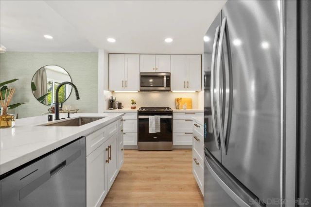 7039 Camino Pacheco, San Diego, CA 92111