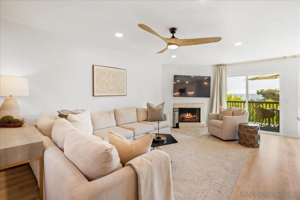 7039 Camino Pacheco, San Diego, CA 92111