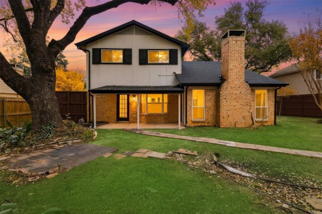 3048 Old Orchard Lane, Bedford, TX 76021