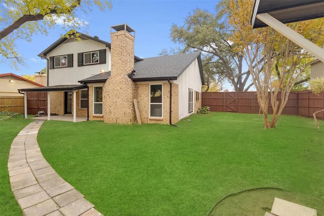 3048 Old Orchard Lane, Bedford, TX 76021