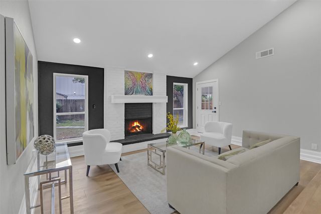 3048 Old Orchard Lane, Bedford, TX 76021