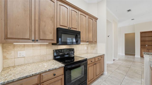 905 Mountain DR, San Marcos, TX 78666