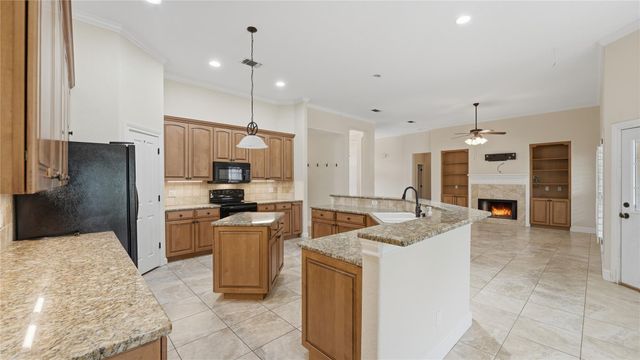 905 Mountain DR, San Marcos, TX 78666