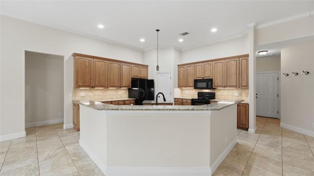 905 Mountain DR, San Marcos, TX 78666