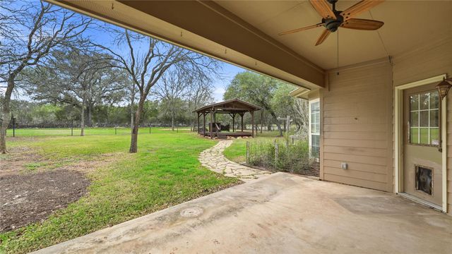 905 Mountain DR, San Marcos, TX 78666