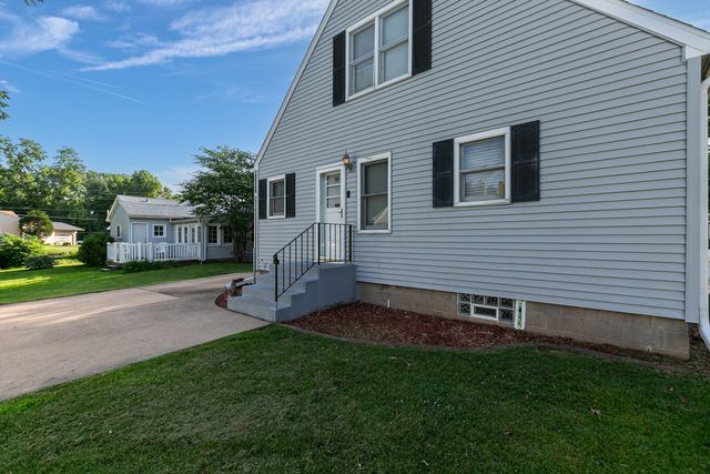 2424 28th Street, Rock Island, IL 61201