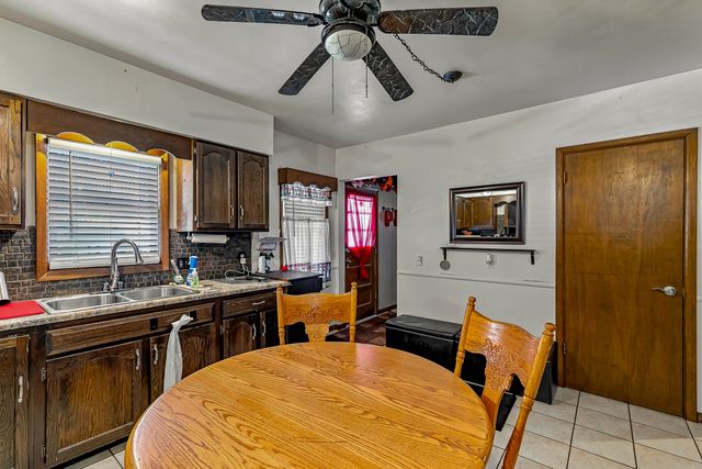 2424 28th Street, Rock Island, IL 61201