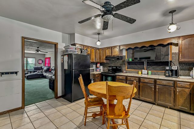 2424 28th Street, Rock Island, IL 61201