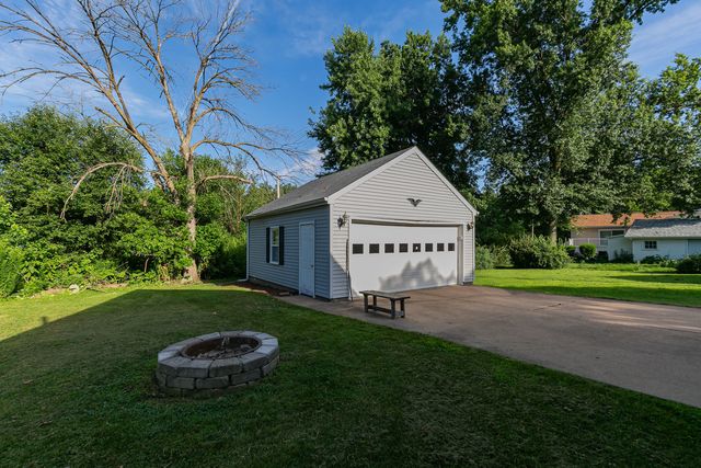 2424 28th Street, Rock Island, IL 61201