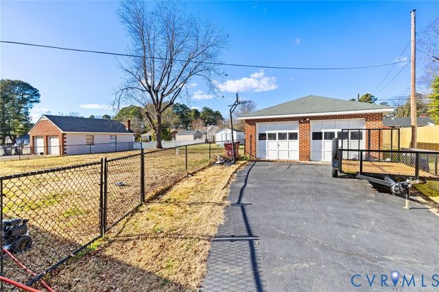 8276 Franklin Ln, Mechanicsville, VA 23111