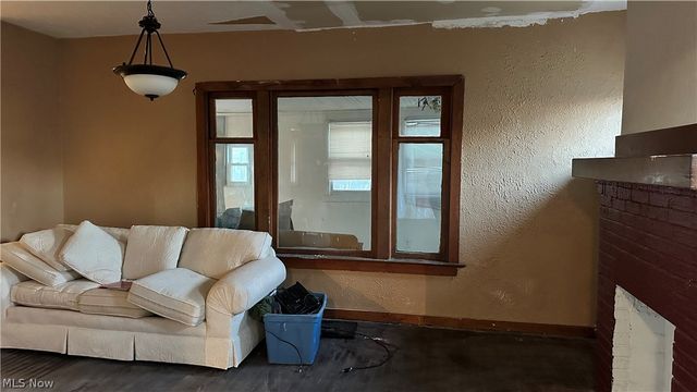 12628 Iroquois Avenue, Cleveland, OH 44108