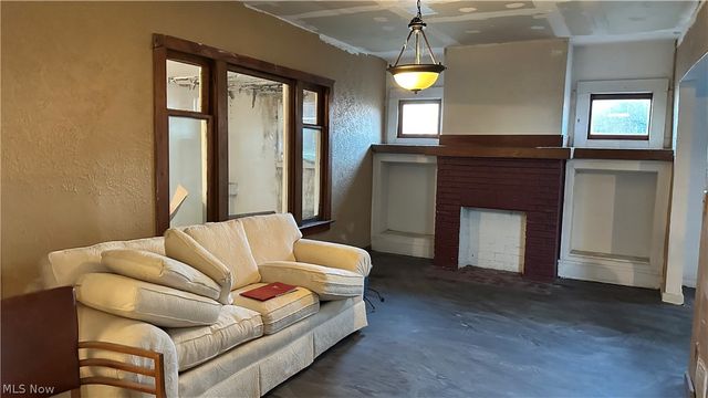 12628 Iroquois Avenue, Cleveland, OH 44108