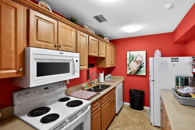 3750 PINEBROOK CIRCLE 403, Bradenton, FL 34209