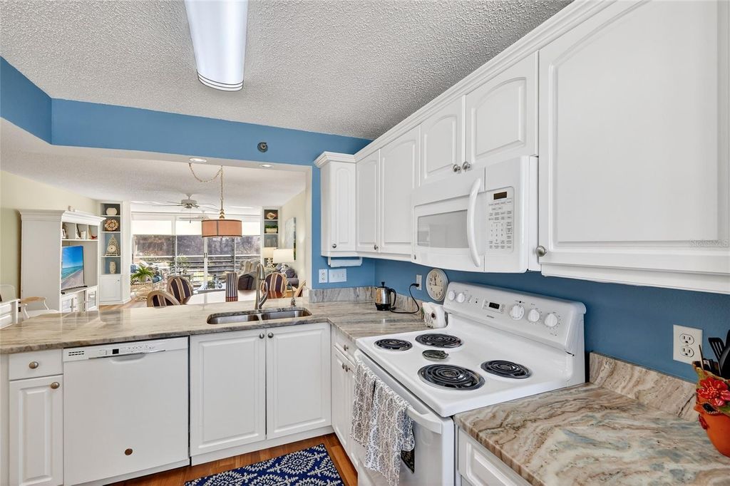 Image 7 of property listing at 3750 PINEBROOK CIRCLE 403, Bradenton, FL 34209