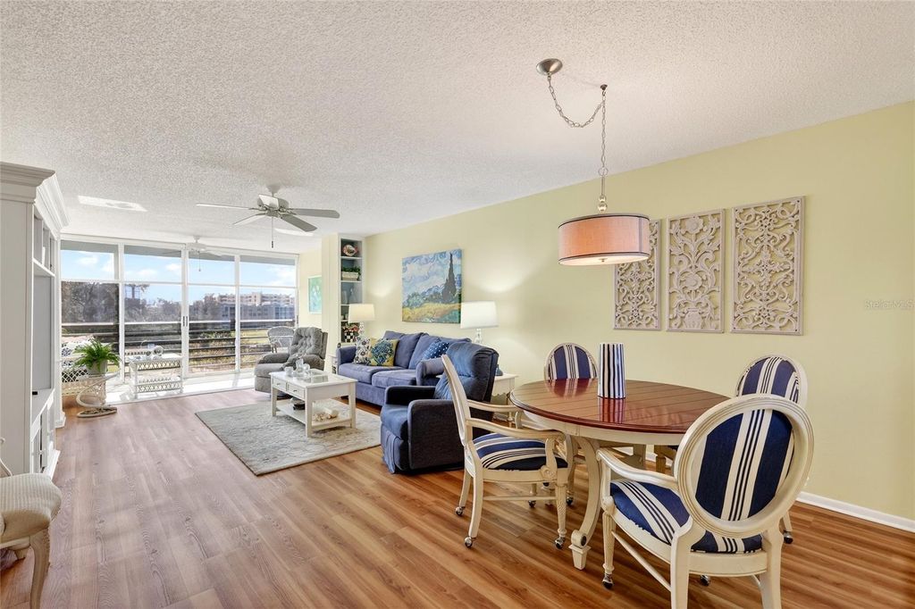 Image 8 of property listing at 3750 PINEBROOK CIRCLE 403, Bradenton, FL 34209