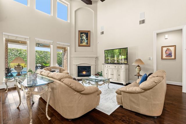 107 Elk Run Court, Conroe, TX 77384