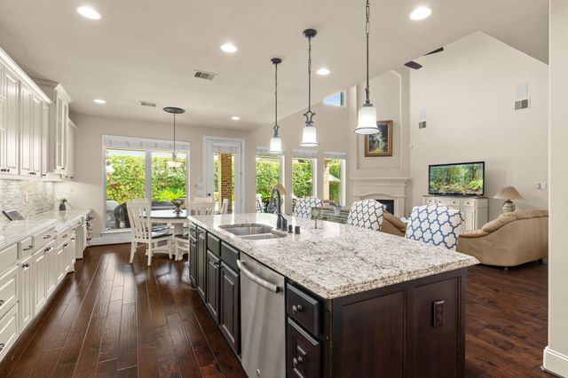 107 Elk Run Court, Conroe, TX 77384