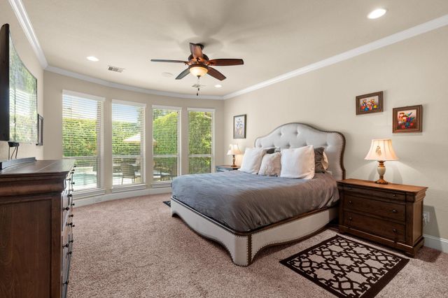 107 Elk Run Court, Conroe, TX 77384