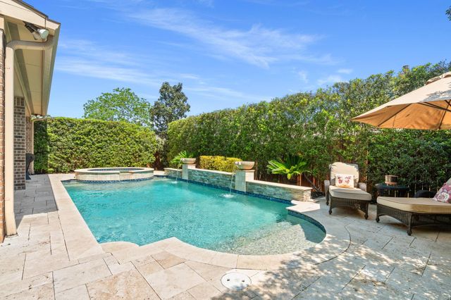 107 Elk Run Court, Conroe, TX 77384